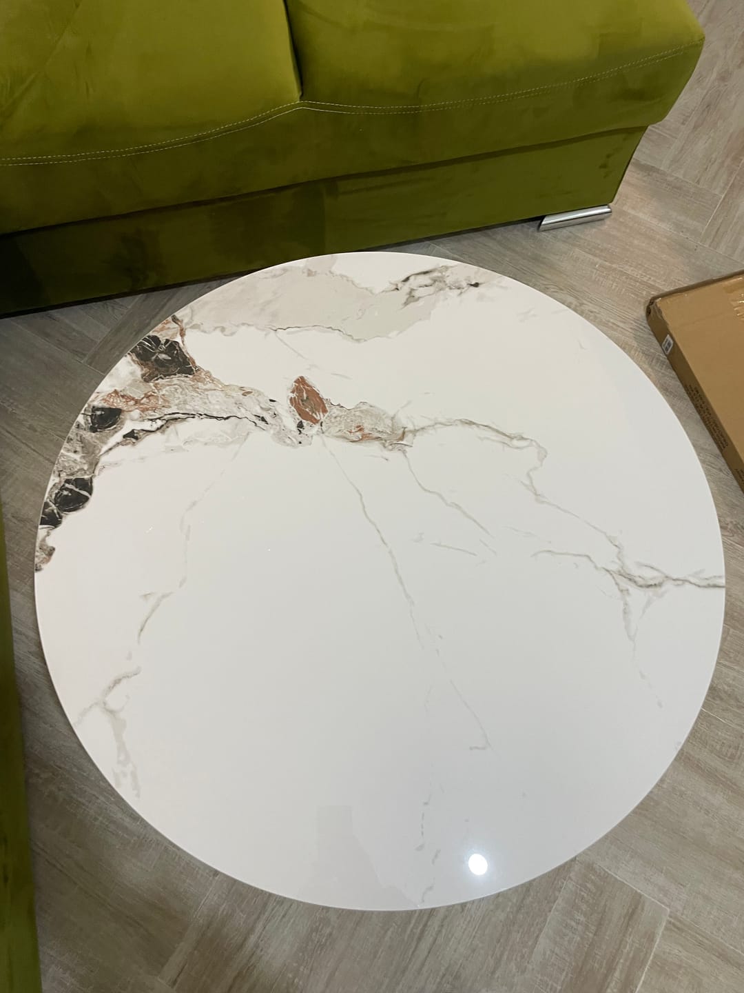 Customer photo review of Masuta cafea GORETTI, alb cu efect de marmura/negru/auriu, otel, 80x80x42 cm