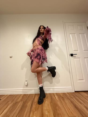 Customer photo review of Flared sleeve tie dye o ring self tie halter low cut mini skirt set