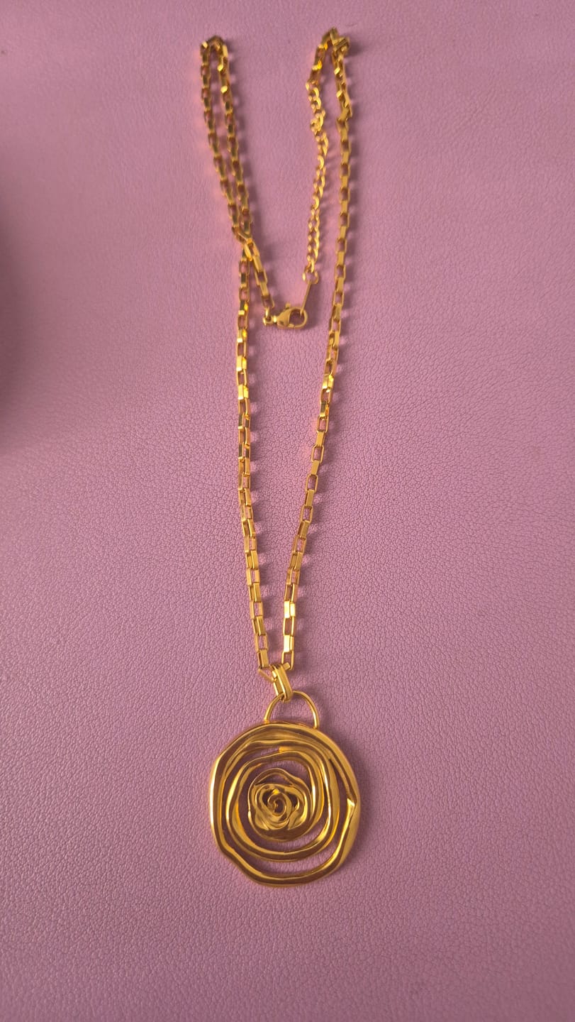 Customer photo review of Collar Blossom