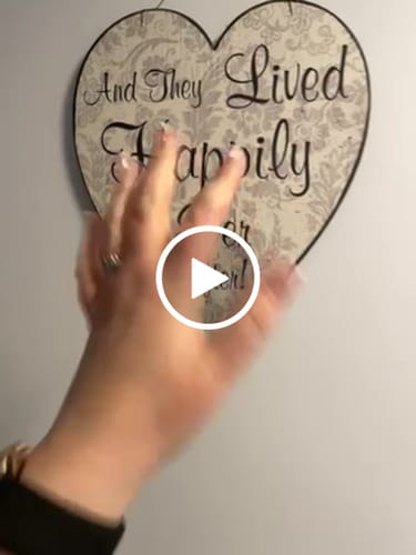 Customer video review of Sweetheart - Press On Nails