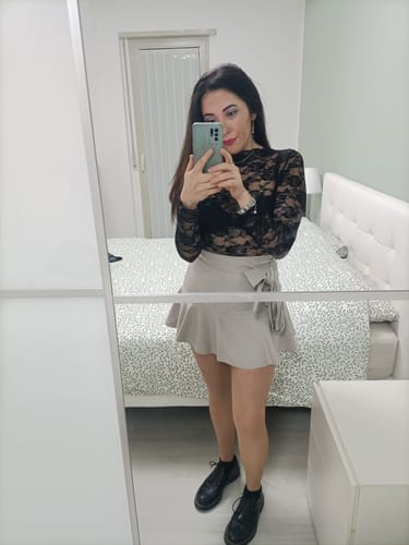 Customer photo review of Maglia di pizzo - nera