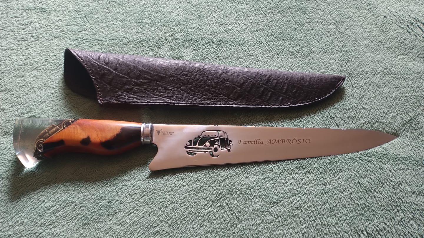 Customer photo review of Faca de Churrasco 10" 3mm Lâmina fusca com Cabo com pingente de fusca + Case especial em couro (bainha)