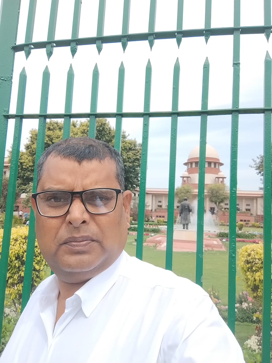 Customer photo review of Minister - 100% Cotton Formal White Shirt For Men | Uathayam