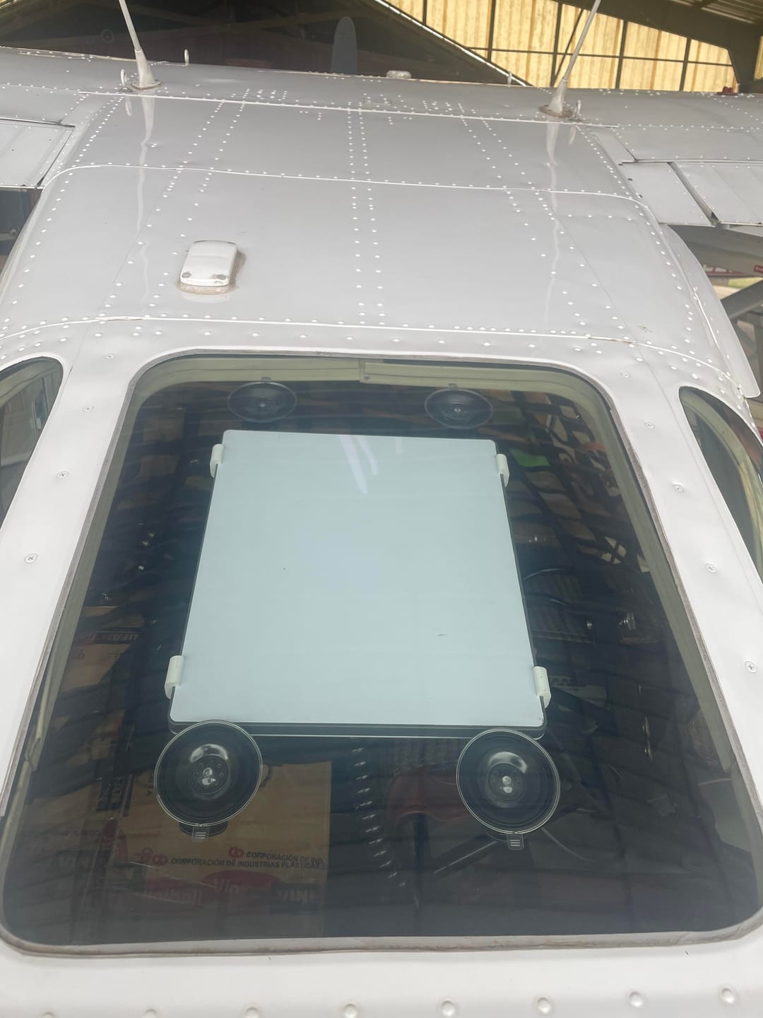 Customer photo review of Starlink Mini Suction Cup Mount - Sunroof, Glass Window Mount (UV Protected)