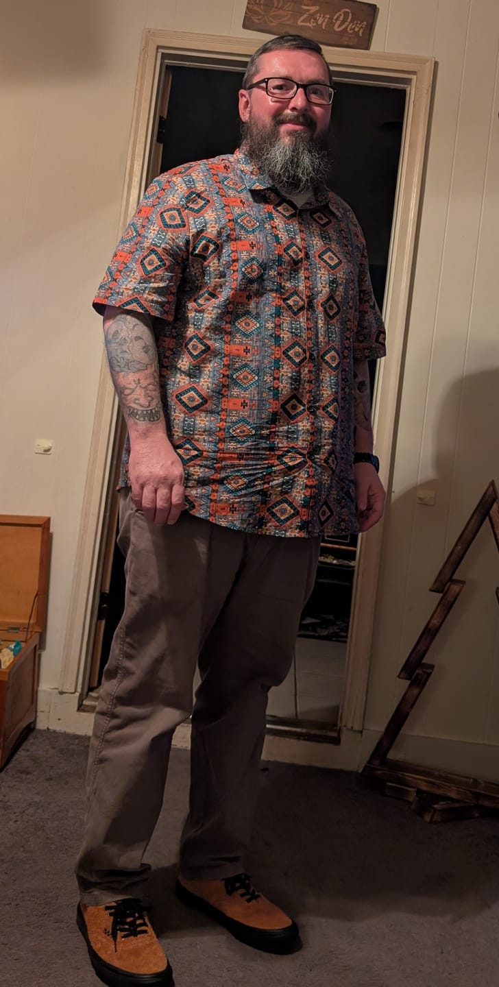 Customer photo review of Men's Casual Vintage Short Sleeve 70s Retro Patchwork Button Up Lapel Shirt