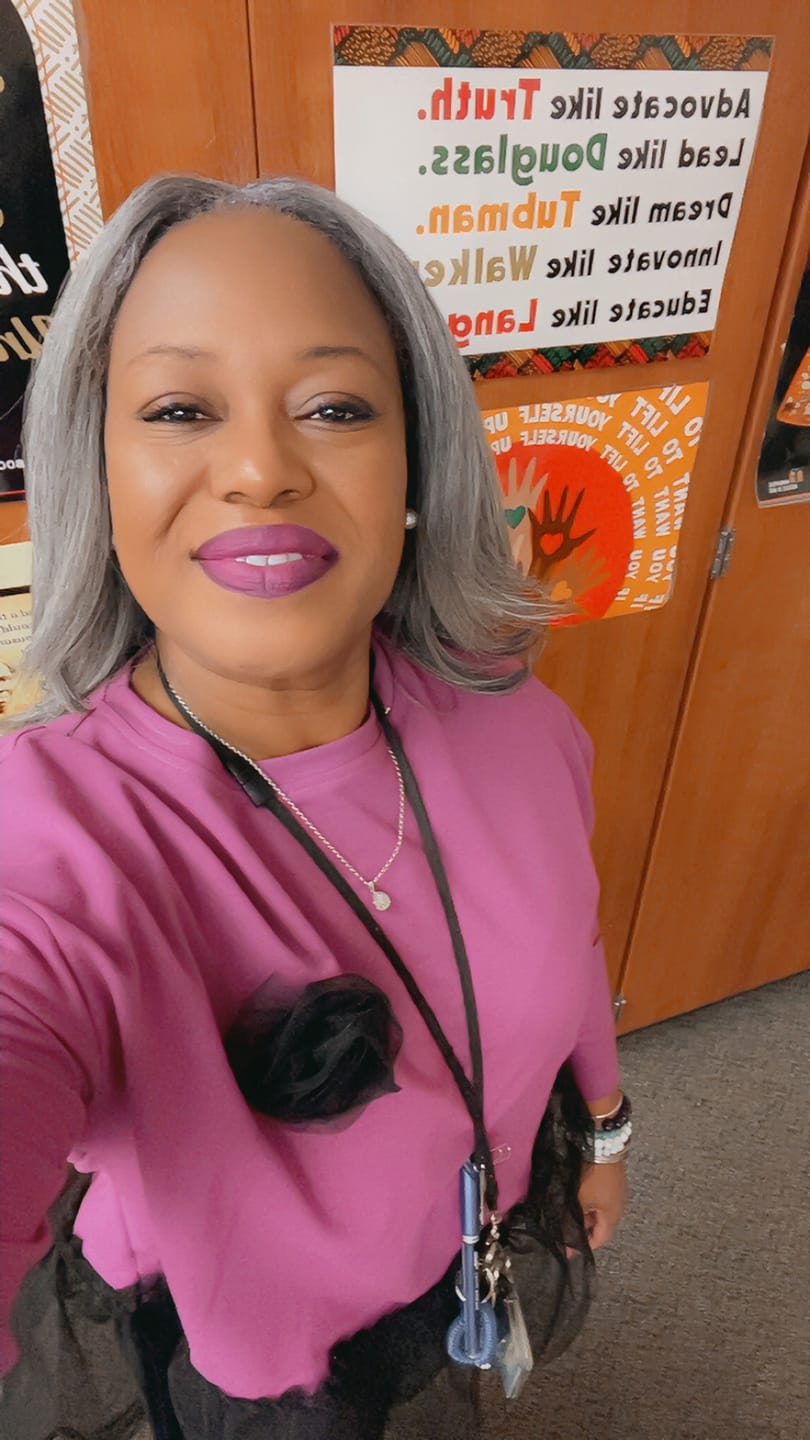 Customer photo review of Sensationnel Dashly Salt & Pepper HD Lace Part Wig - SP LACE UNIT 3
