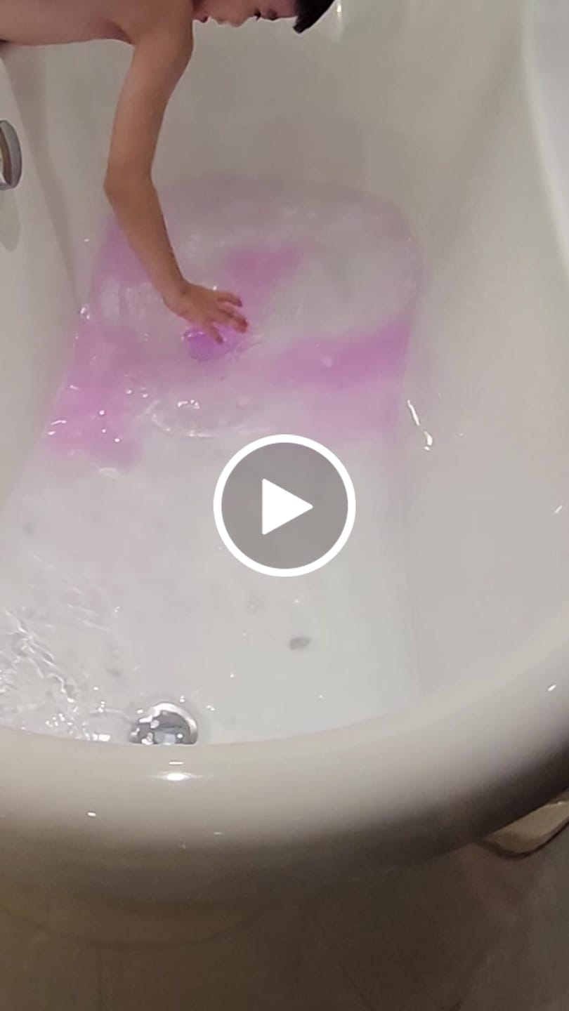 Customer video review of Beary Sleepy Bubble Bath Dust