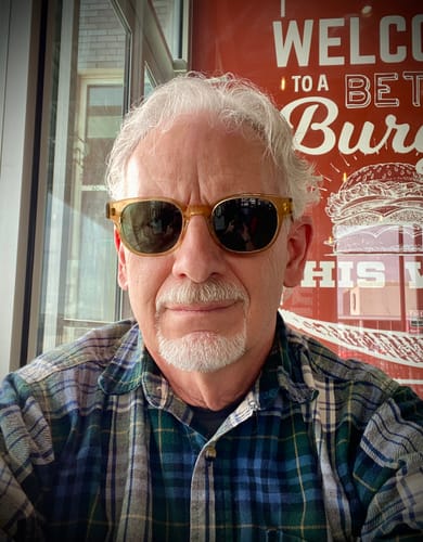 Customer photo review of Entourage of 7 - Beacon Limited Edition Remaster (10-20) (Vintage Amber)