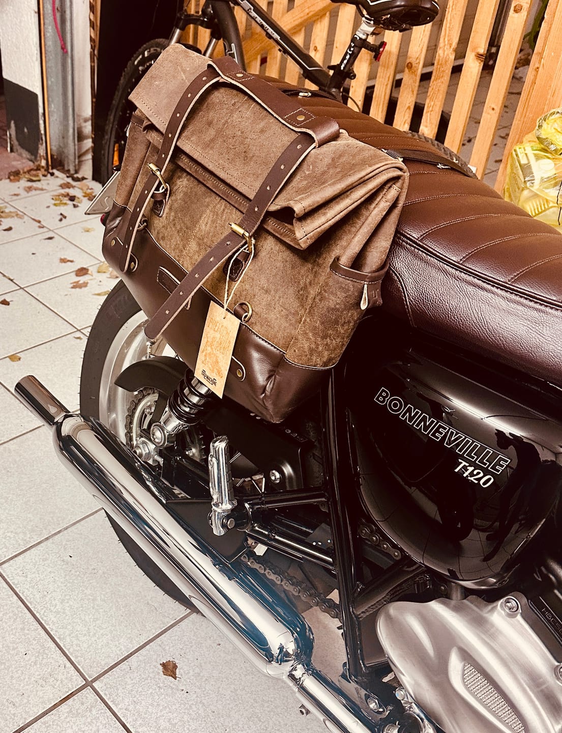 Customer photo review of outlaw saddlebag