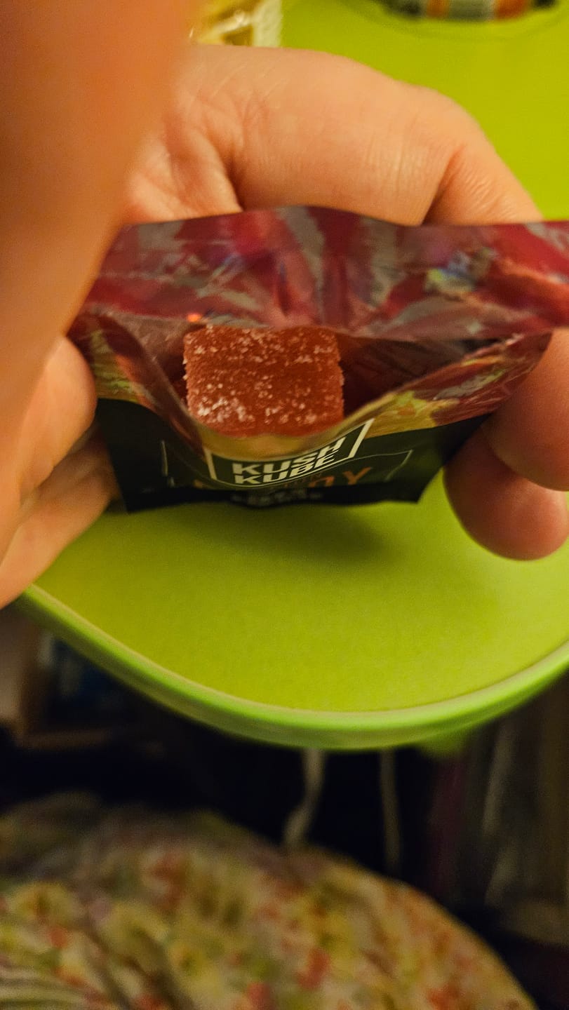 Customer photo review of Cotton Candy Kush Kube - 15mg THC