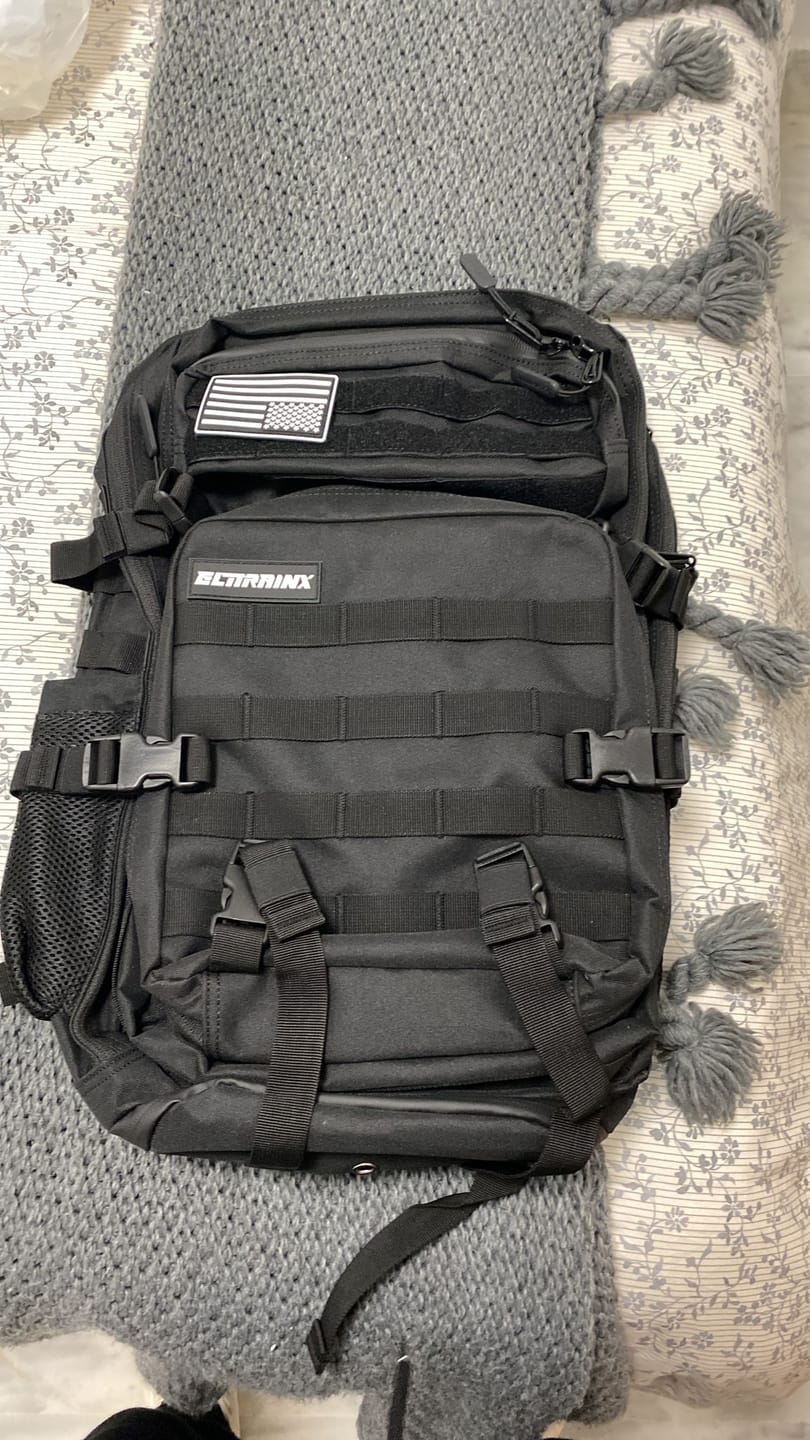 Customer photo review of Mochila Táctica 45L con compartimento para comida Negro
