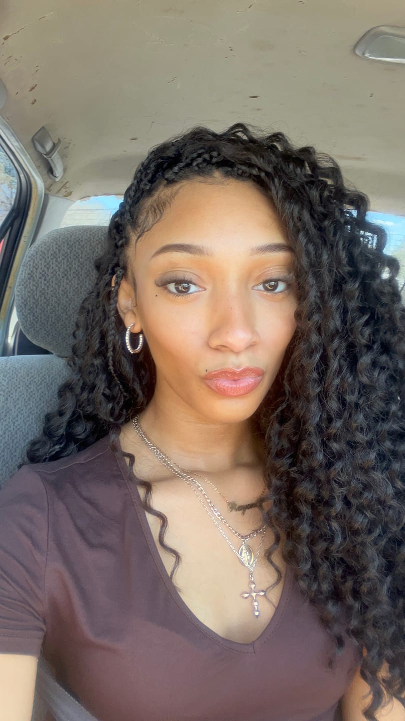Customer photo review of Freetress Braid/Bulk DEEP TWIST 22"