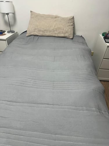 Customer photo review of NuvoDreams™ Silk Cooling Blanket - 50% OFF + FREE SHIPPING LAST DAY PROMOTION!