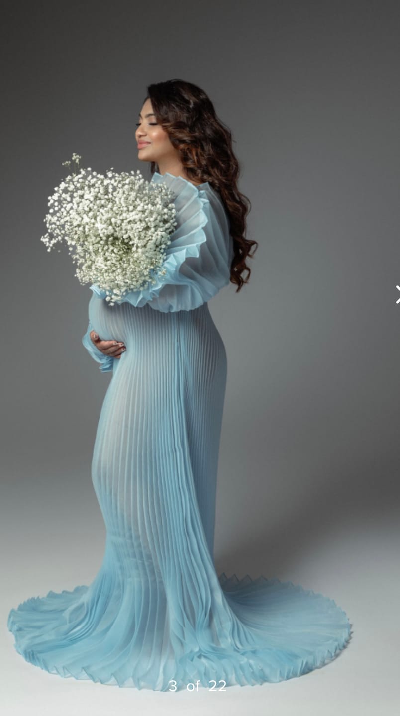 Customer photo review of Fashion Organza Pleated  Maternity Dress for Photo Shoots Dress for Pregnancy Photo Shoot YW230726