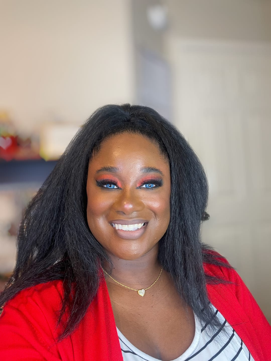 Customer photo review of New York Blue Prescription Coloured Contact Lenses