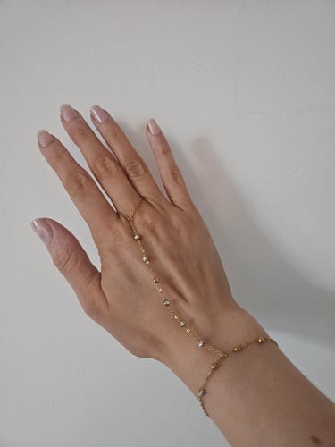 Customer photo review of Amoura Hand Chain