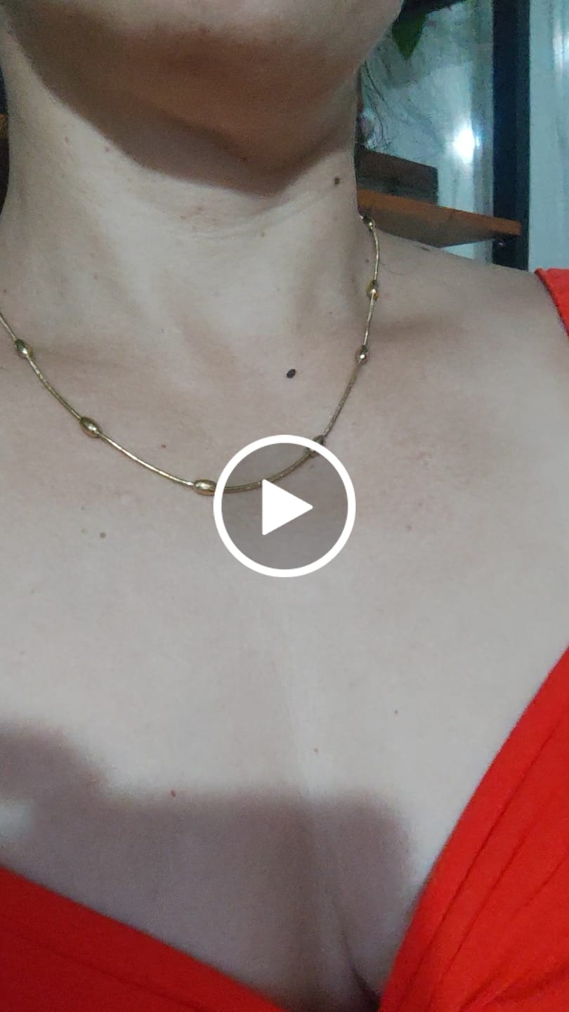 Customer video review of Colar Esfera Banhado em Ouro 18K