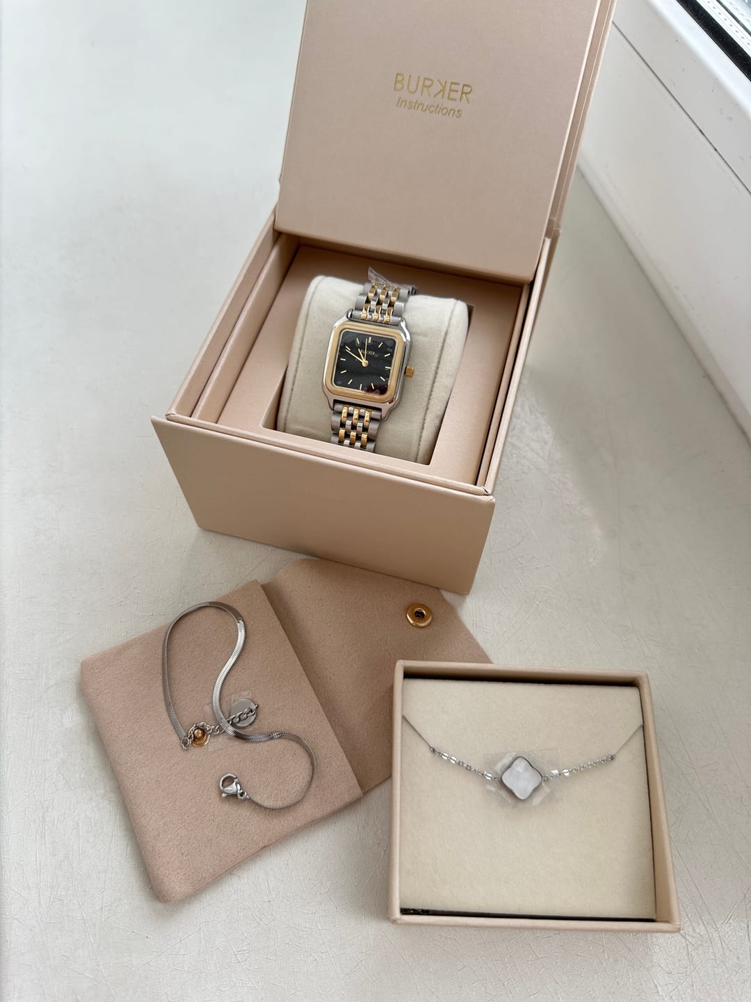 Customer photo review of Macy Black Gold Silver