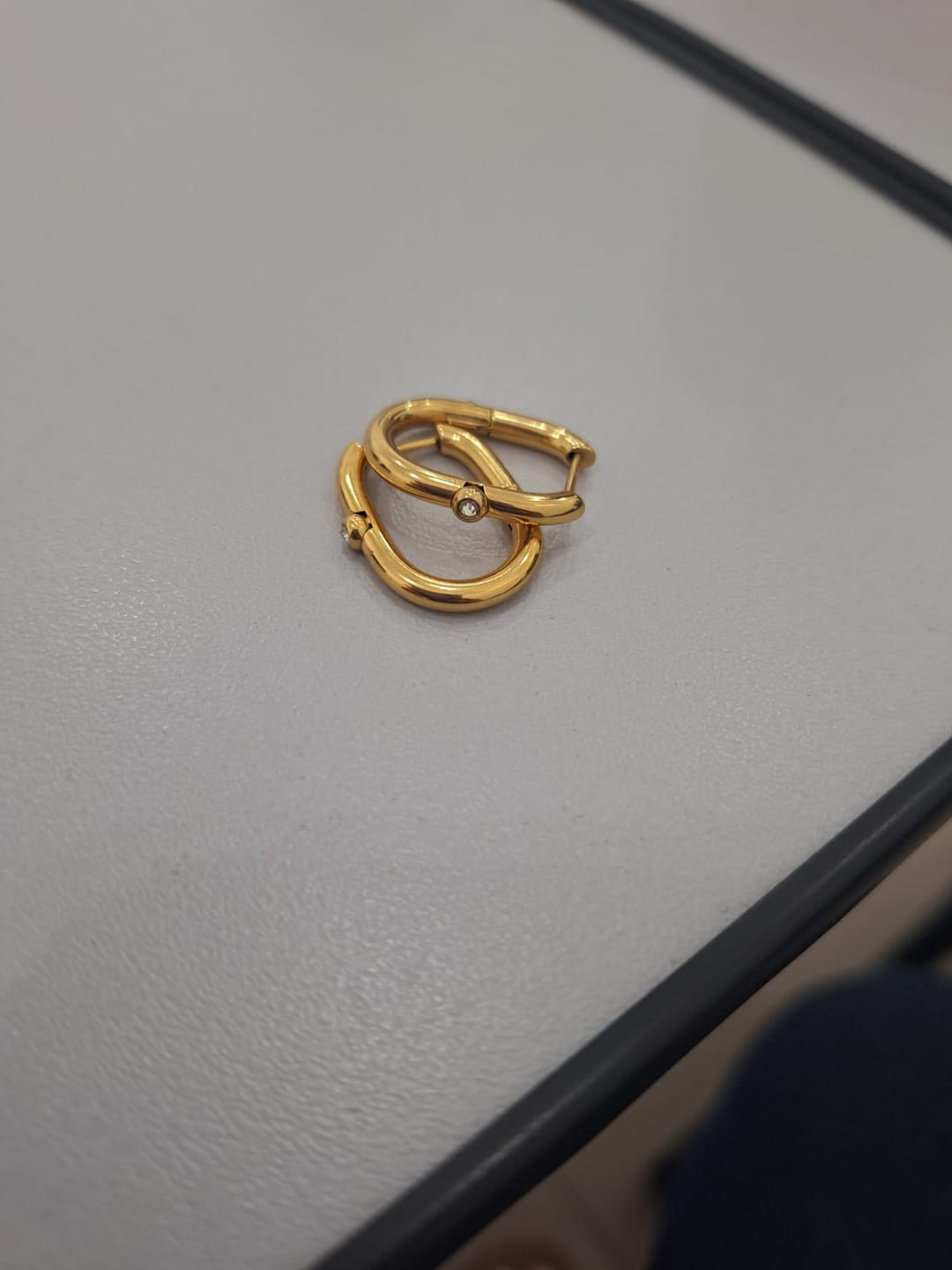 Customer photo review of Brincos de Argola Shine Banhado em Ouro 18k