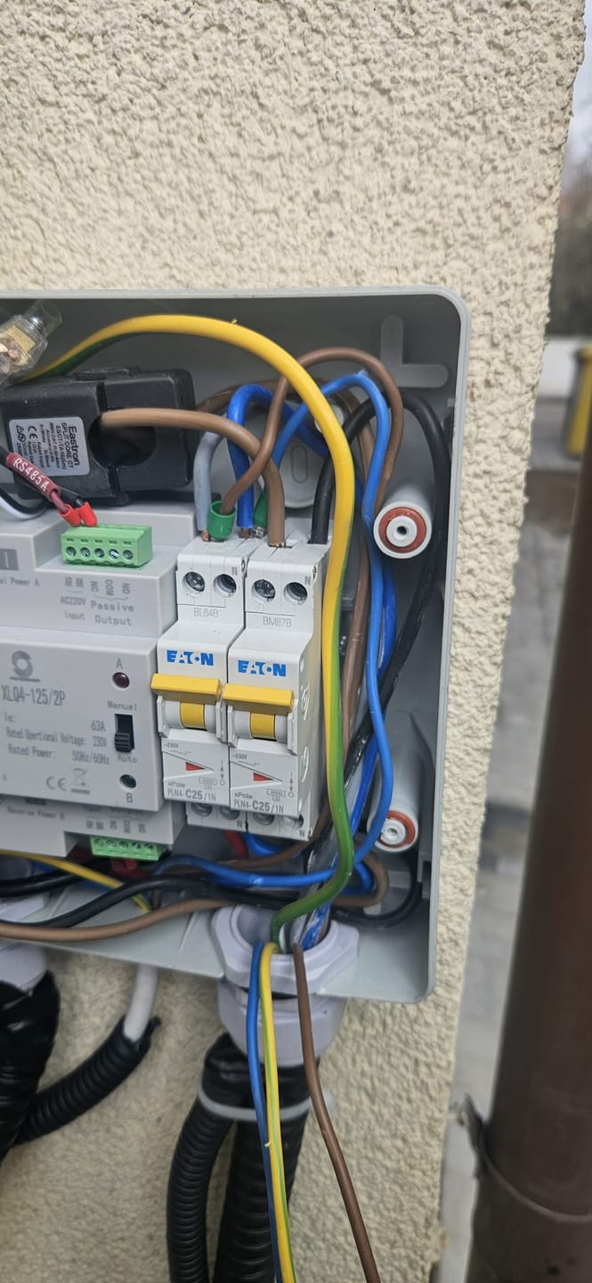 Customer photo review of Comutator de transfer automat trifazat pentru panouri fotovoltaice 230V 125A ATS