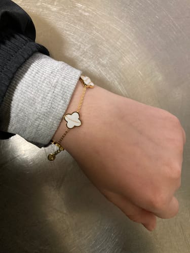Customer photo review of White-Gold Clover Armband | 18K vergoldet