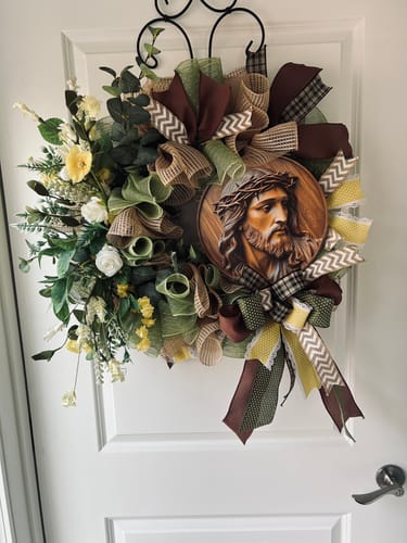 Customer photo review of 2.5"X10Yd Vintage Pinwheels/Tinsel White/Mardi Gras RGA866827