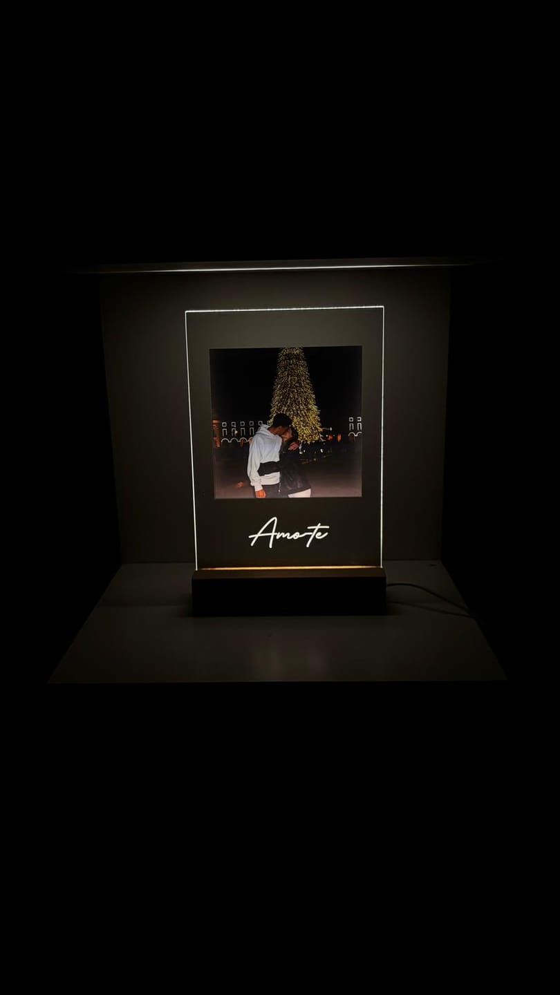 Customer photo review of Lâmpada Frase & Fotografia Personalizável