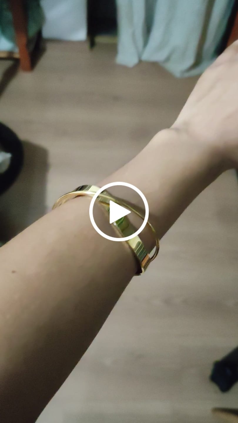 Customer video review of Bracelete Inter Banhado em Ouro 18k