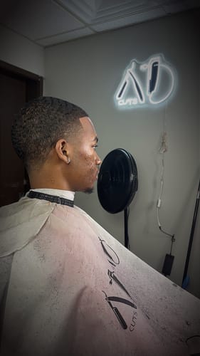 Customer photo review of Cuts - Premium Neon Artwork