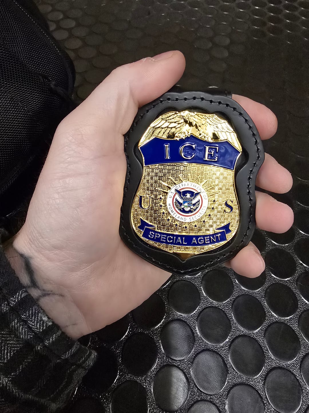 Customer photo review of US ICE Special Agent Badge Solid Copper Replica Movie Props