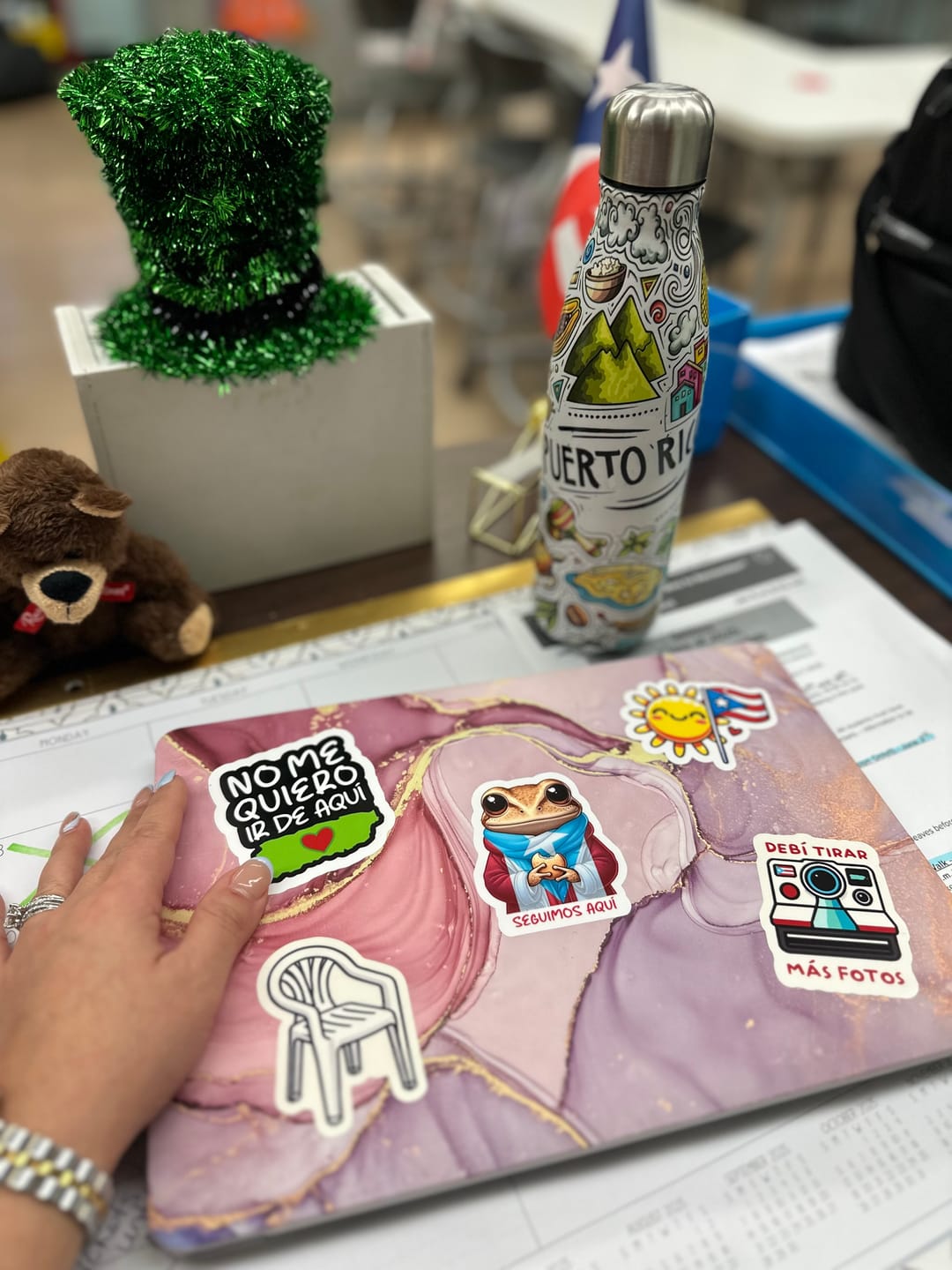 Customer photo review of Debí tirar más fotos (Sticker Laminado)
