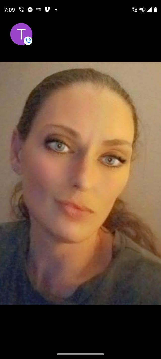 Customer photo review of New York Blue Prescription Coloured Contact Lenses