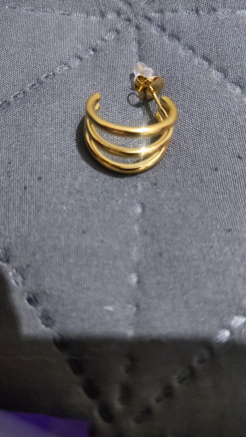 Customer photo review of Aretes Sophia Mini