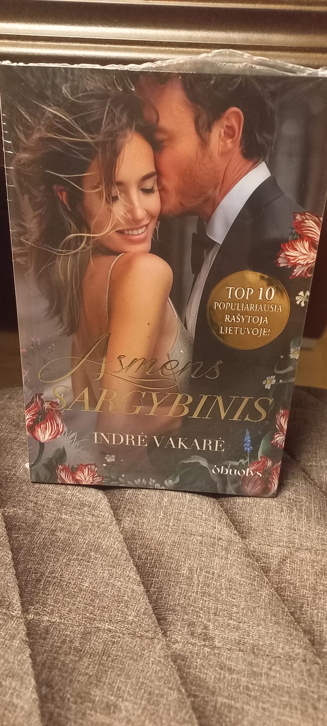 Customer photo review of Asmens sargybinis: nuo neapykantos iki meilės... veda kraują kaitinantys siužeto vingiai