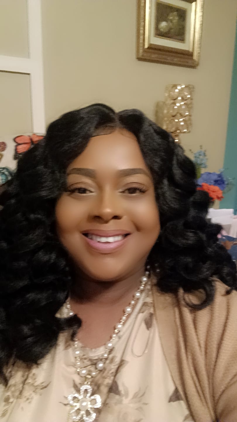 Customer photo review of Sensationnel Curls Kinks & Co Glueless Textured HD Lace Front Wig - Y-PART KINKY WAND CURL 20" - Kinky Edges