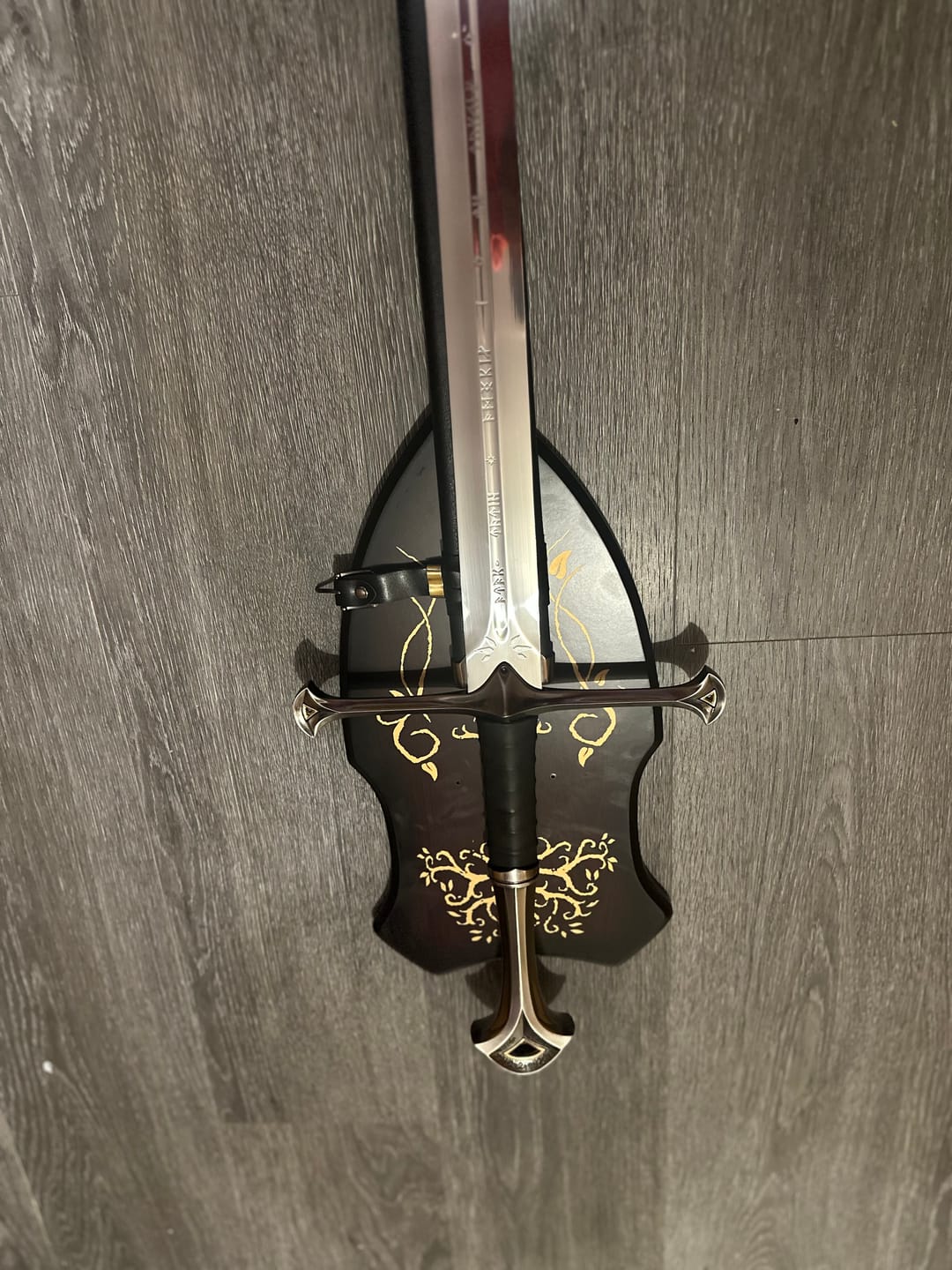Customer photo review of The Lord Of The Rings - Deluxe Anduril With Display Plaque & Scabbard