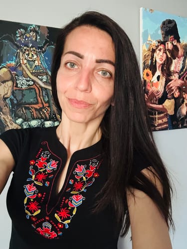 Customer photo review of Тениска с V деколте - "Самоковска"