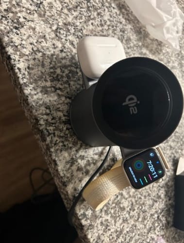 Customer photo review of Halo MagSafe 3 in 1 Wireless Charging Station Qi2