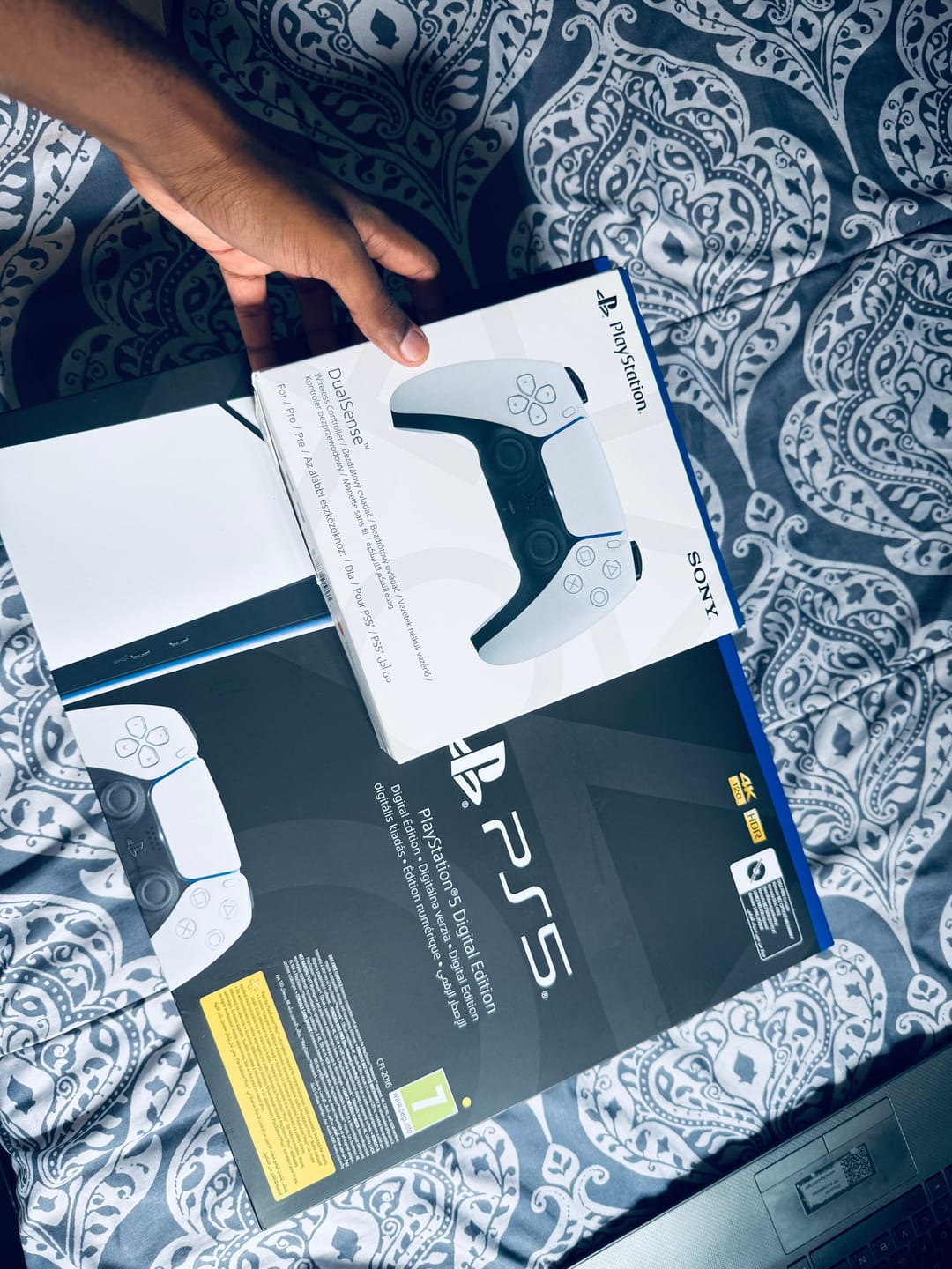 Customer photo review of PS5 Slim Digital + Extra DualSense