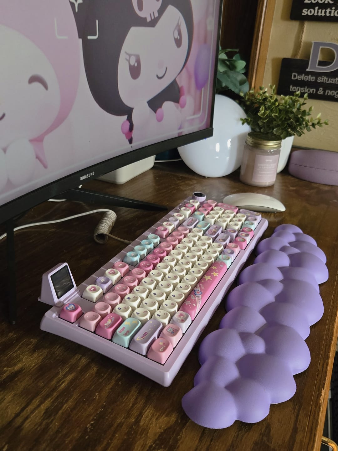 Customer photo review of KiiBOOM x Elyxirine Digital Dreams: Pastel Y2K Keycap Set