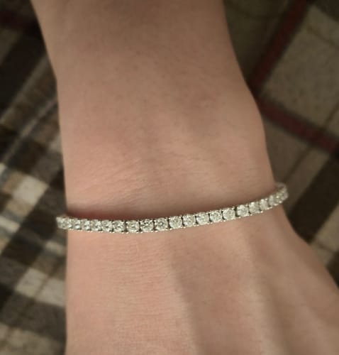 Customer photo review of 2MM-5MM VVS Moissanite Tennis Bracelet 925 Silver