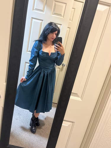 Customer photo review of FINAL SALE - Sleepy Hollow™ The Lady Crane Dress in Vintage Blue