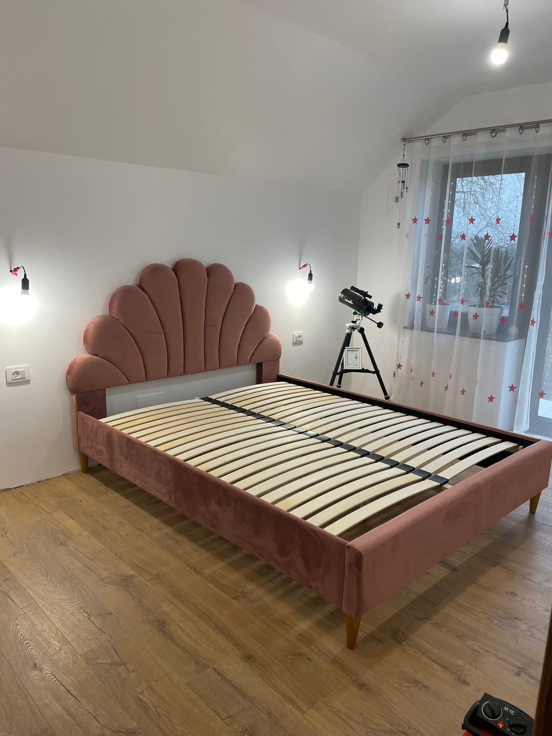 Customer photo review of Pat SANTANA 160x200, stofa catifelata roz antic - Bluvel 52, cu somiera