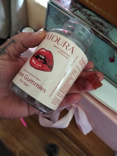 Customer photo review of Desire Gummies