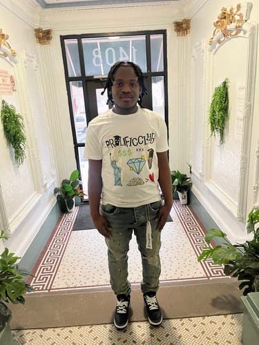Customer photo review of PROLIFIC CLUB TEE