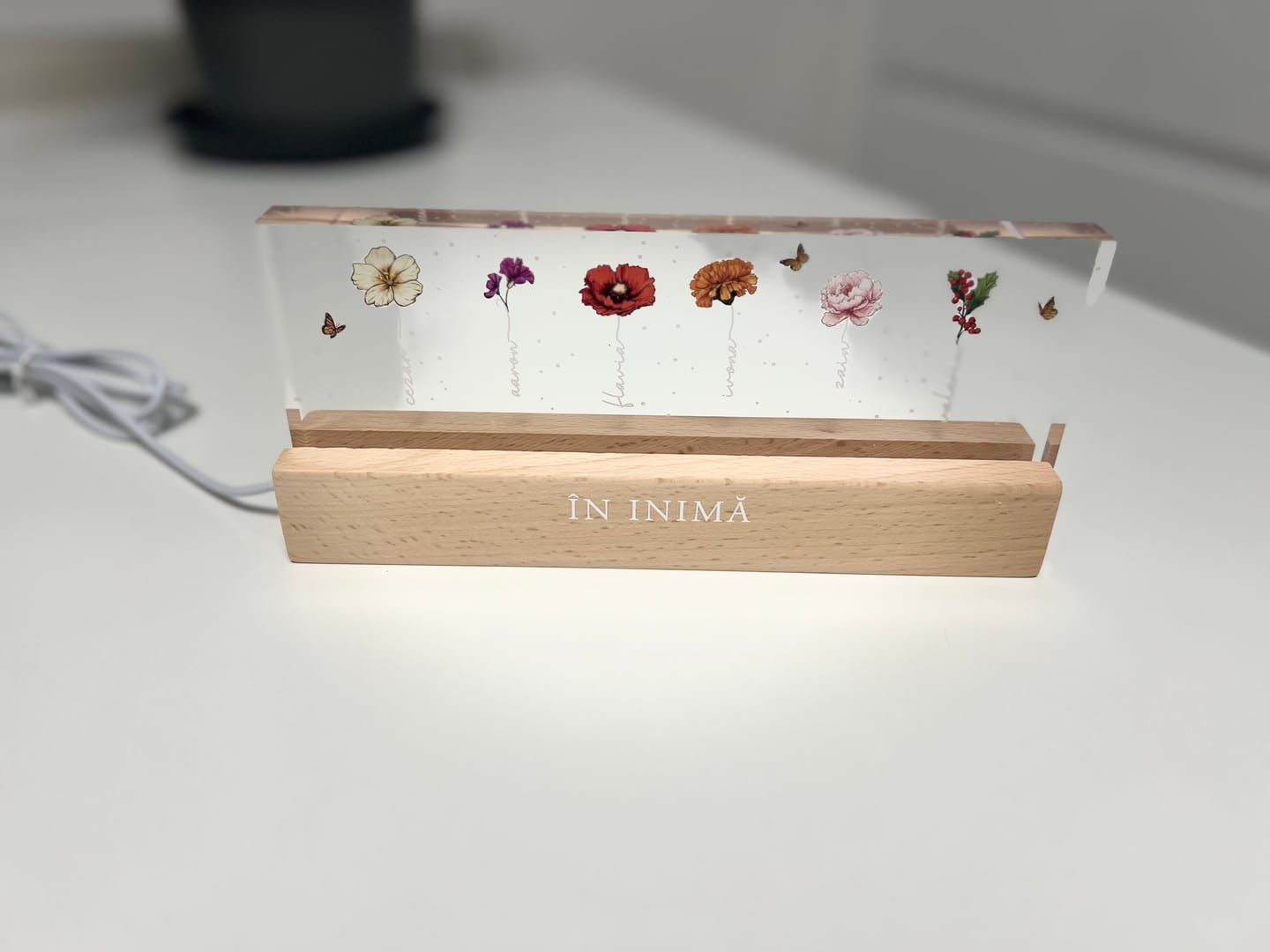 Customer photo review of Le Jardin de Mamie - Plaque LED acrylique personnalisée avec fleurs pour Maman et Mamie