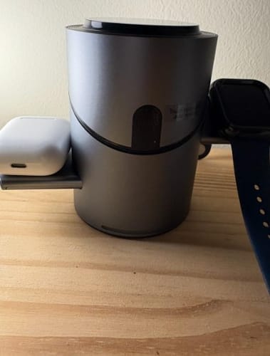Customer photo review of Halo MagSafe 3 in 1 Wireless Charging Station Qi2