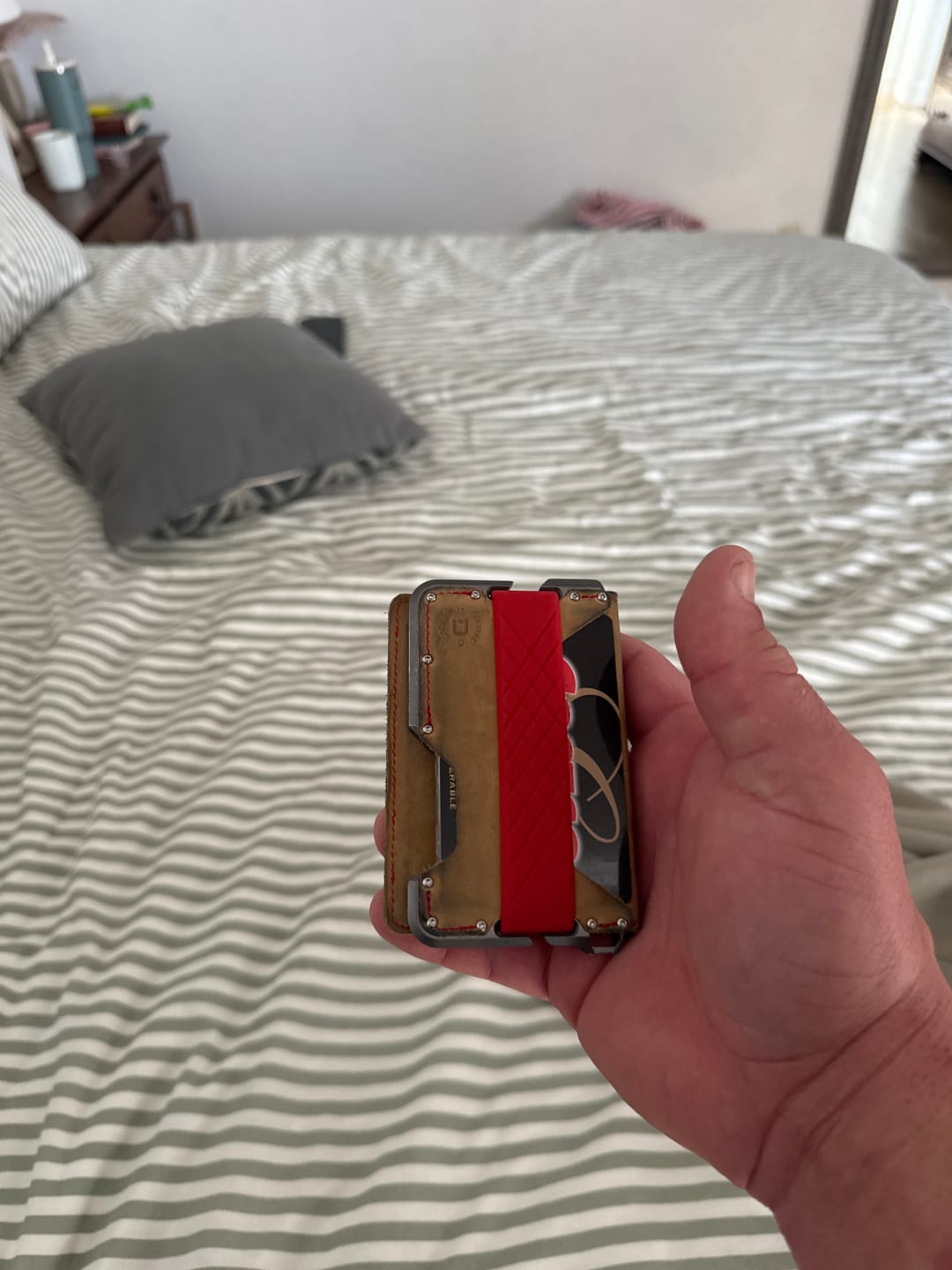 Customer photo review of D01 DAPPER™ BIFOLD WALLET - SPECIAL EDITION - SLATE GREY