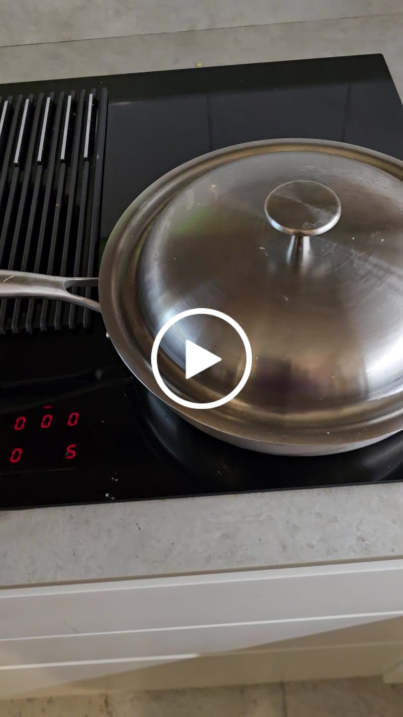 Customer video review of Padella ∅ 26 cm - Superficie di cottura di puro titanio