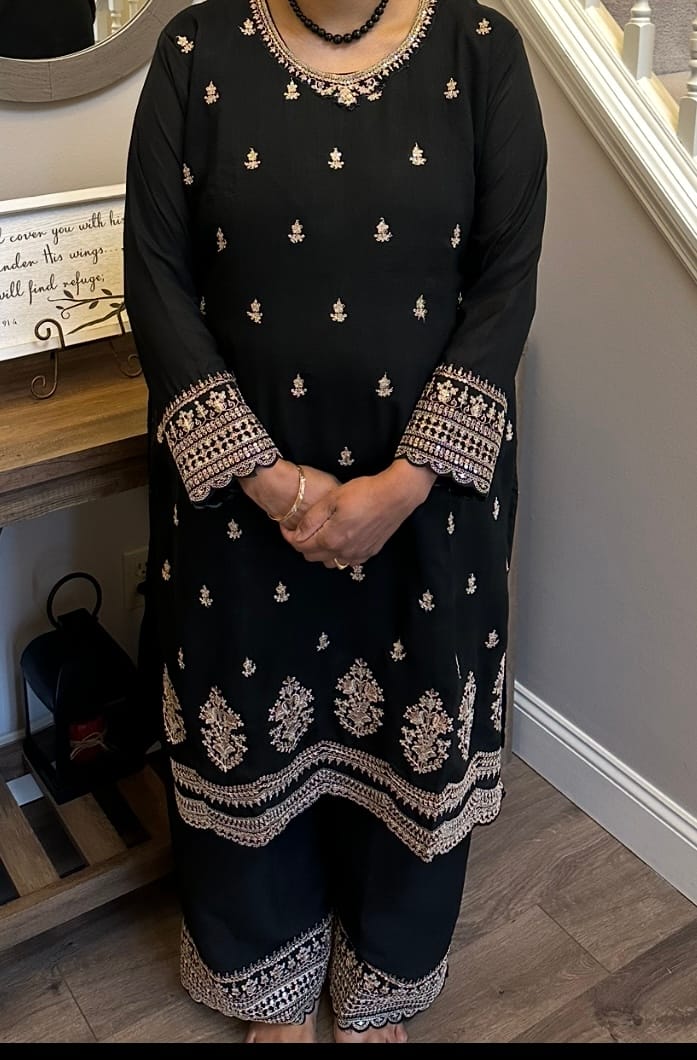 Customer photo review of Georgette Fabric Wear Black Color Unique Design Salwar Kameez Plazzo Suits